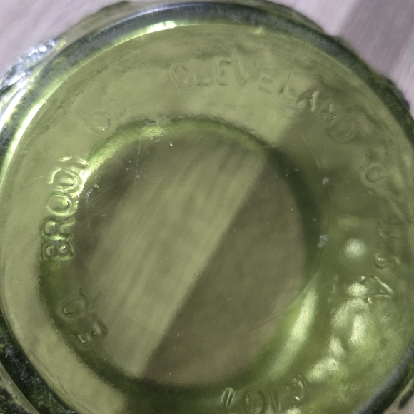 Vintage E.O. Brody Co. Chartreuse Green Hobnail Glass Vase MCM - Picture 2 of 8